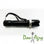 Linterna LED con zoom recargable